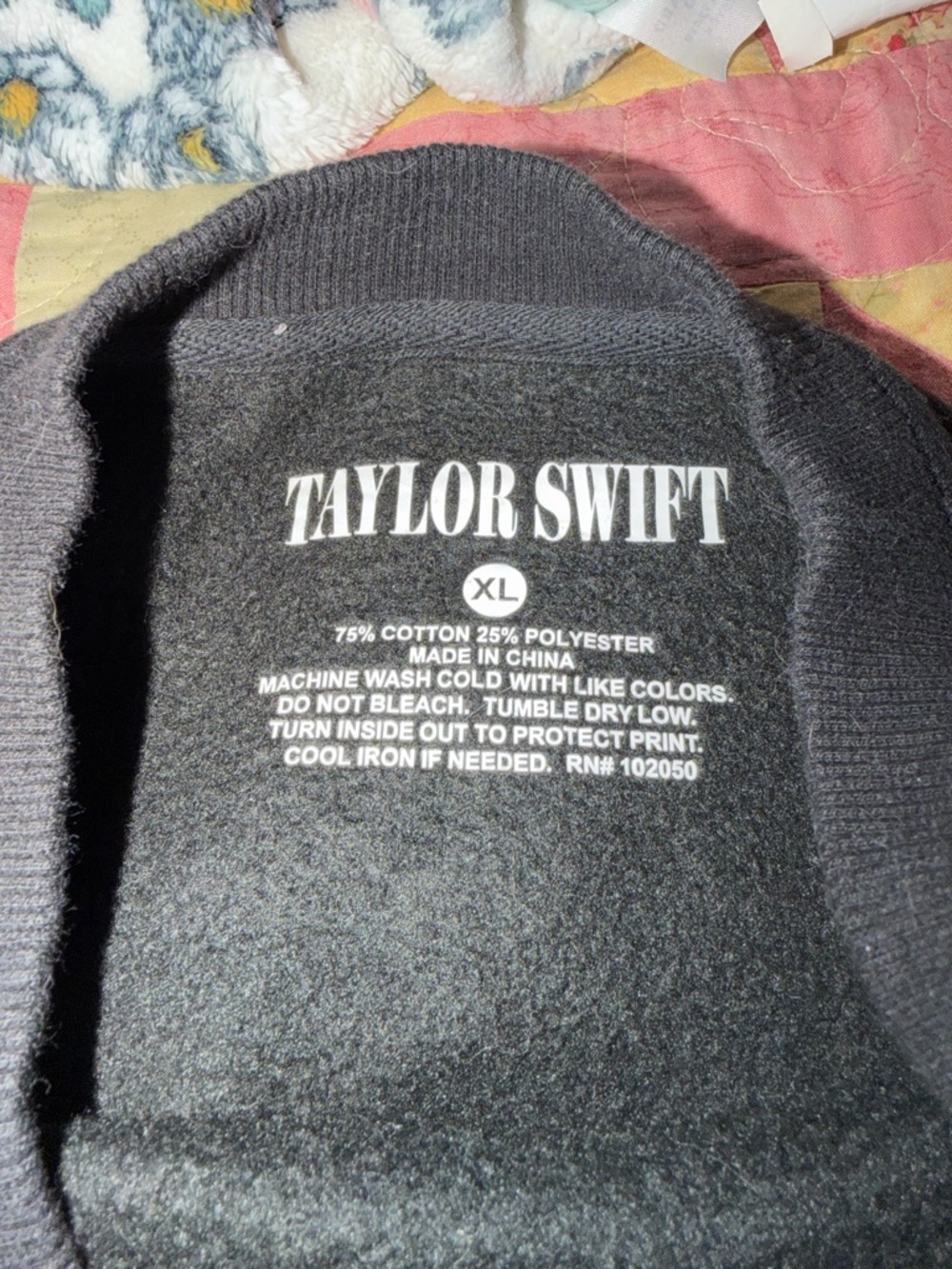 Taylor Swift Reputation Crewneck - Picture 3 of 4